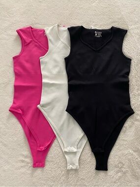 OQQ ribbed sleeveless bodysuits Size Small .